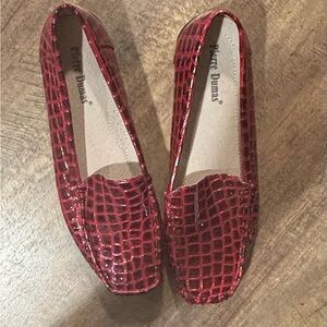 Pierre Dumas Shiny Red Croc-Embossed Slip-On Loafers